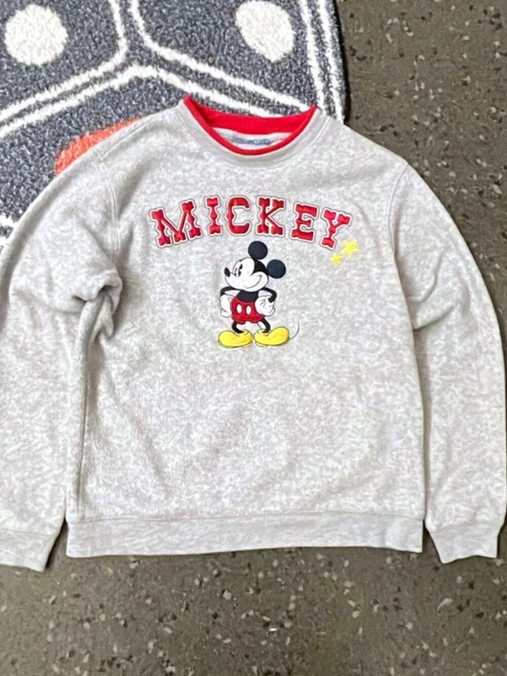 Vintage Mickey Mouse Graphic Sweatshirt Cream L